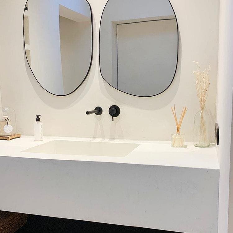 Betonage kaplı banyo lavabo tezgâhı